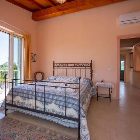 Clara Few Km From The Sea - Happy Villa
